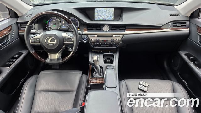 Lexus ES300h Supreme XV60 2016 — фото 7