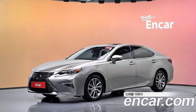 Lexus ES300h Supreme XV60
