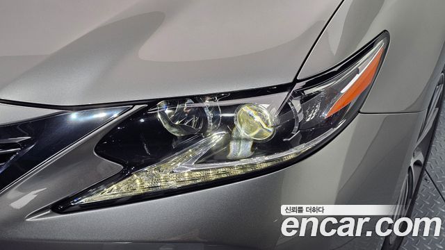 Lexus ES300h Supreme XV60 2016 — фото 22