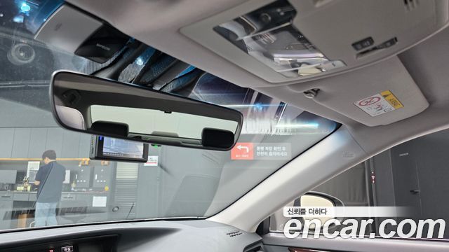 Lexus ES300h Supreme XV60 2016 — фото 31