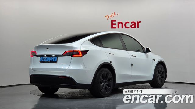 Tesla Model Y Long Range AWD 2024 — фото 2