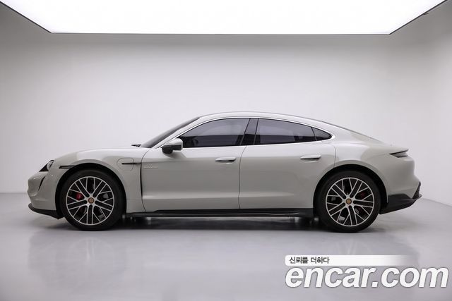 Porsche Taycan 4S