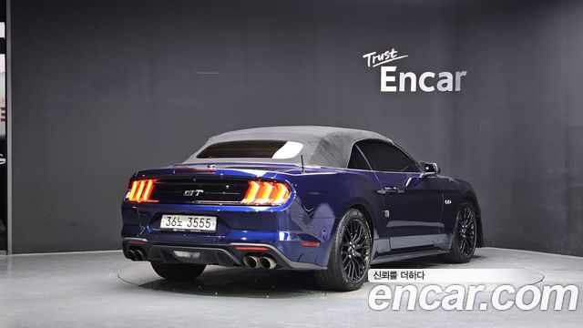Ford Mustang GT Convertible 2019 — фото 2