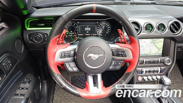 Ford Mustang GT Convertible 2019 — фото 12