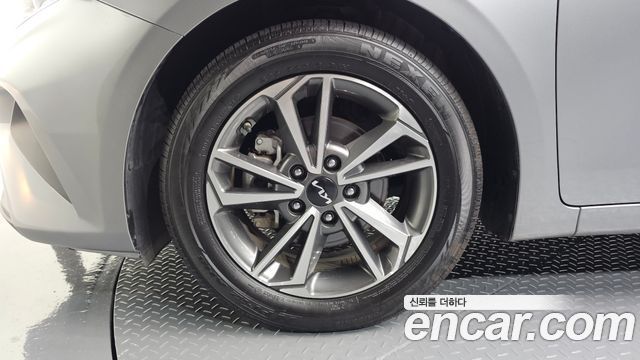 Kia K3 (II) 1.6 Prestige 2023 — фото 5