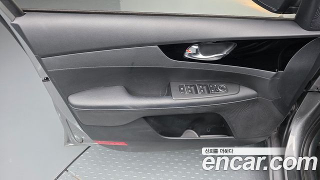 Kia K3 (II) 1.6 Prestige 2023 — фото 24