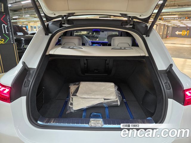 Mercedes-Benz EQS SUV (X296) Maybach EQS680 4MATIC 2024 — фото 6