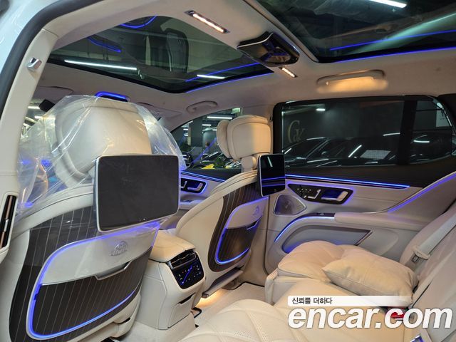 Mercedes-Benz EQS SUV (X296) Maybach EQS680 4MATIC 2024 — фото 21