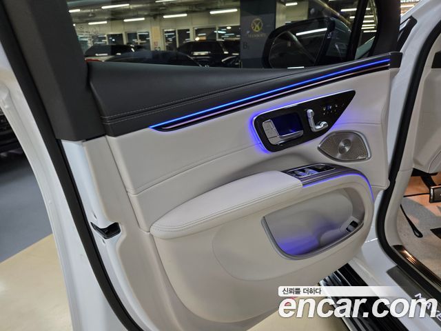 Mercedes-Benz EQS SUV (X296) Maybach EQS680 4MATIC 2024 — фото 22