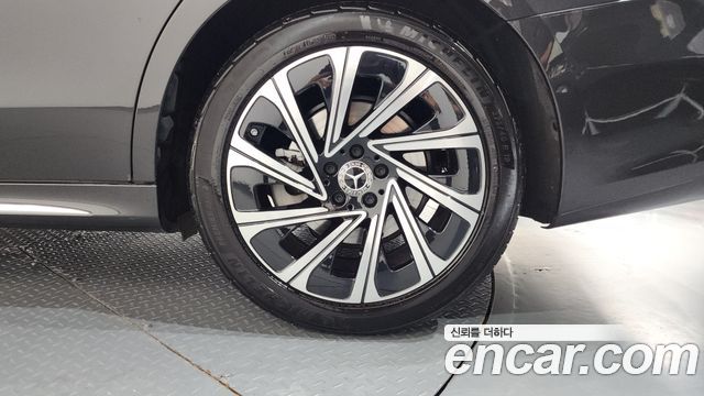Mercedes-Benz E-Class (W214) E300 4MATIC Exclusive 2024 — фото 21