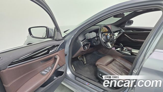 BMW 5 Series (G30) 530e M Sport 2023 — фото 10