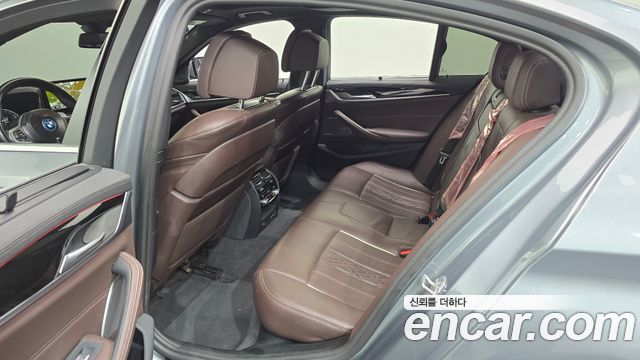 BMW 5 Series (G30) 530e M Sport 2023 — фото 11