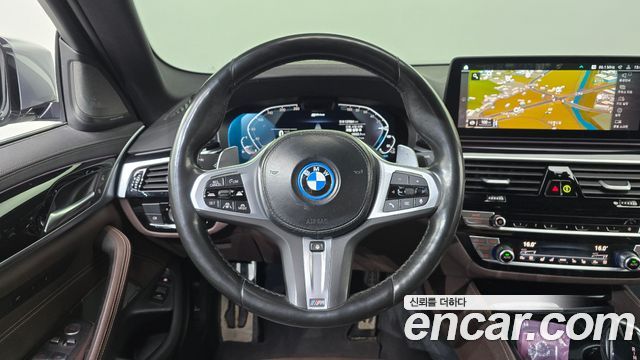 BMW 5 Series (G30) 530e M Sport 2023 — фото 13