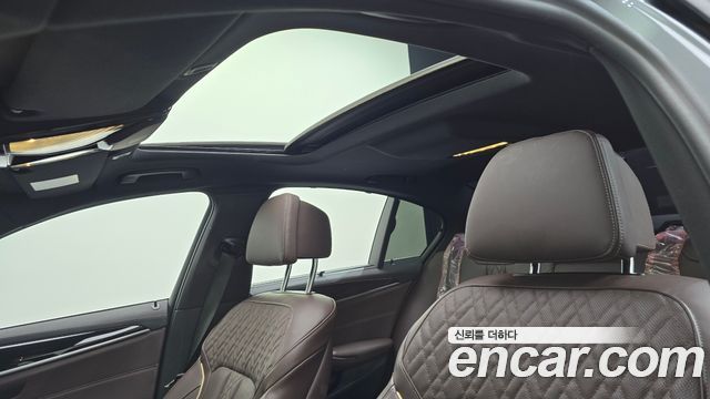 BMW 5 Series (G30) 530e M Sport 2023 — фото 16