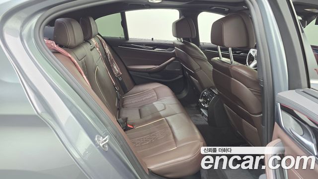 BMW 5 Series (G30) 530e M Sport 2023 — фото 19