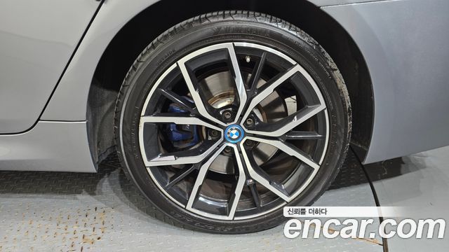 BMW 5 Series (G30) 530e M Sport 2023 — фото 21