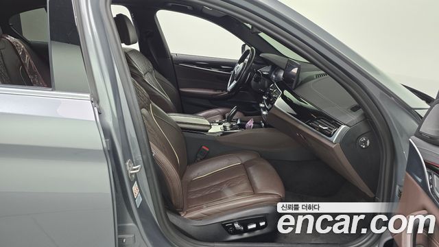 BMW 5 Series (G30) 530e M Sport 2023 — фото 26