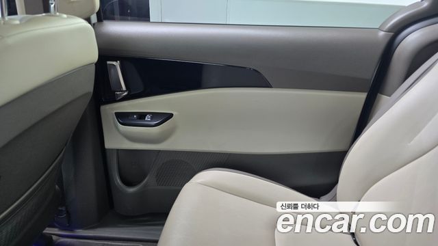 Kia Carnival (IV) Diesel 9-Seater Prestige 2023 — фото 25