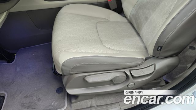 Kia Carnival (IV) Diesel 9-Seater Prestige 2023 — фото 32