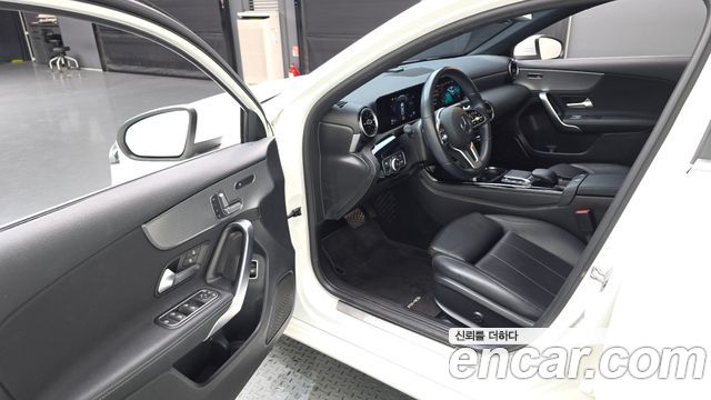 Mercedes-Benz A-Class (W177) A200d Sedan 2021 — фото 10