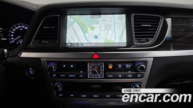 Genesis G80 3.3 GDI AWD Premium Luxury 2019 — фото 14