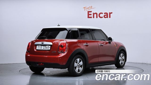 MINI Cooper 5Door Standard 3rd 2015 — фото 2