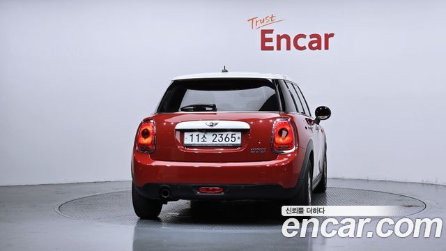 MINI Cooper 5Door Standard 3rd 2015 — фото 4