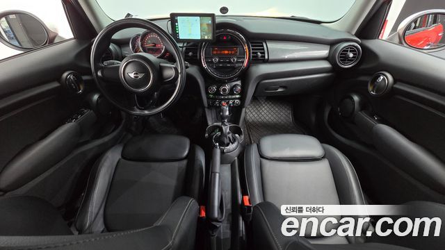 MINI Cooper 5Door Standard 3rd 2015 — фото 7