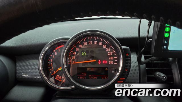 MINI Cooper 5Door Standard 3rd 2015 — фото 8