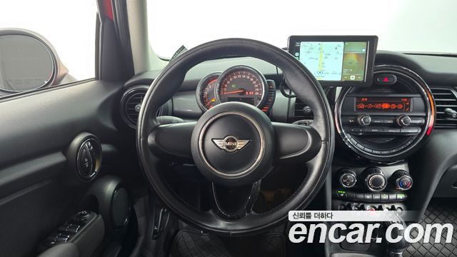 MINI Cooper 5Door Standard 3rd 2015 — фото 17
