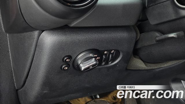 MINI Cooper 5Door Standard 3rd 2015 — фото 18