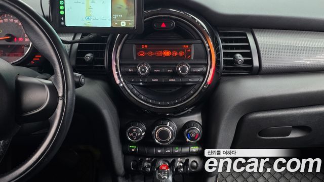 MINI Cooper 5Door Standard 3rd 2015 — фото 21