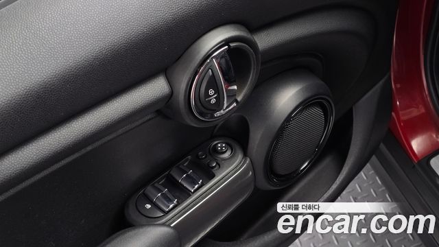 MINI Cooper 5Door Standard 3rd 2015 — фото 22