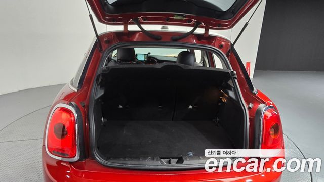 MINI Cooper 5Door Standard 3rd 2015 — фото 24