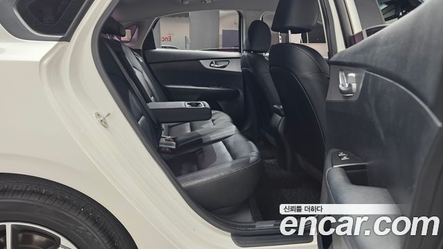 Kia K3 (II) 1.6 Prestige 2022 — фото 12