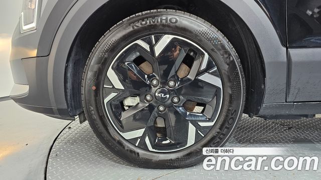 Kia Niro EV Air 2023 — фото 5