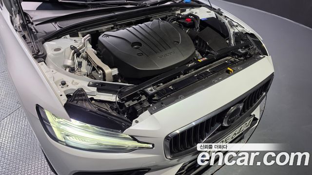 Volvo S60 (III) B5 Ultimate Bright 2023 — фото 6