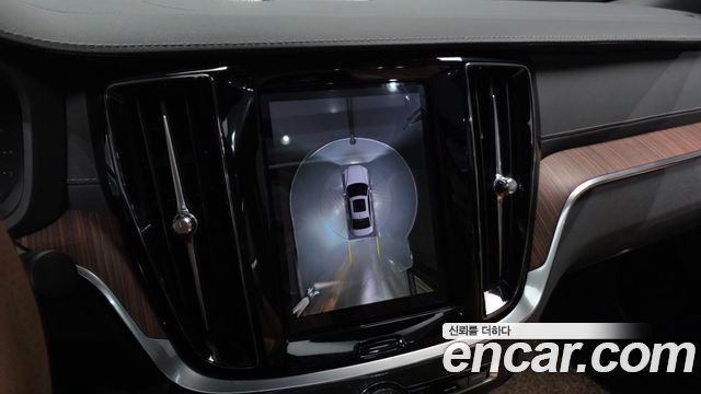 Volvo S60 (III) B5 Ultimate Bright 2023 — фото 15