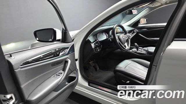 BMW 5 Series (G30) 520i Luxury 2018 — фото 10