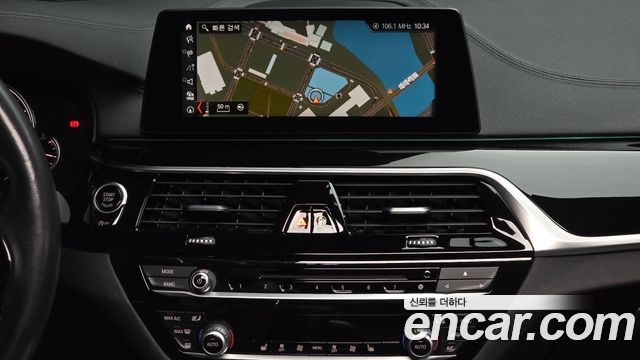BMW 5 Series (G30) 520i Luxury 2018 — фото 14