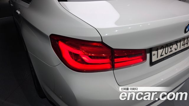 BMW 5 Series (G30) 520i Luxury 2018 — фото 23