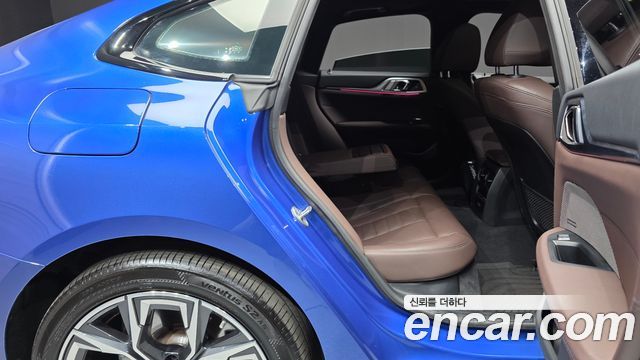 BMW i4 eDrive40 M Sports Pro 2024 — фото 15