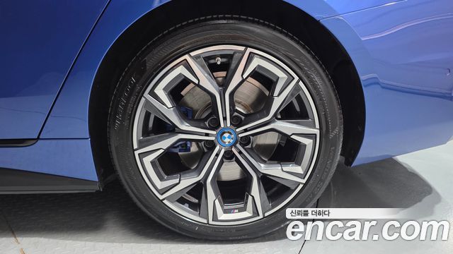 BMW i4 eDrive40 M Sports Pro 2024 — фото 27
