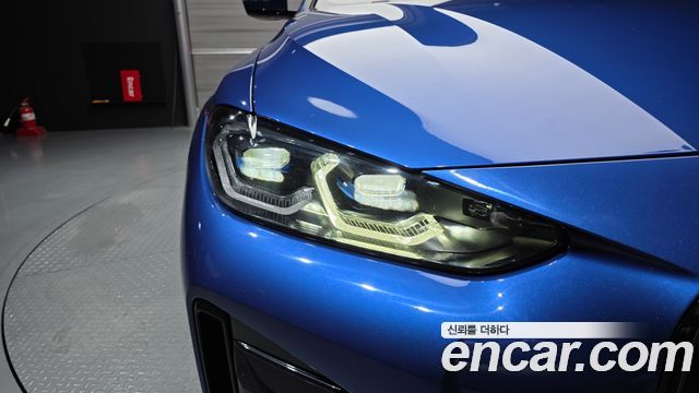 BMW i4 eDrive40 M Sports Pro 2024 — фото 28