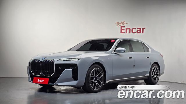 BMW 7 Series (G70) 740i xDrive M Sport 2025 — фото 1