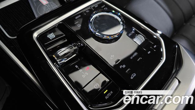 BMW 7 Series (G70) 740i xDrive M Sport 2025 — фото 9