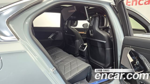 BMW 7 Series (G70) 740i xDrive M Sport 2025 — фото 11