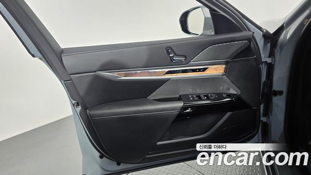 BMW 7 Series (G70) 740i xDrive M Sport 2025 — фото 24