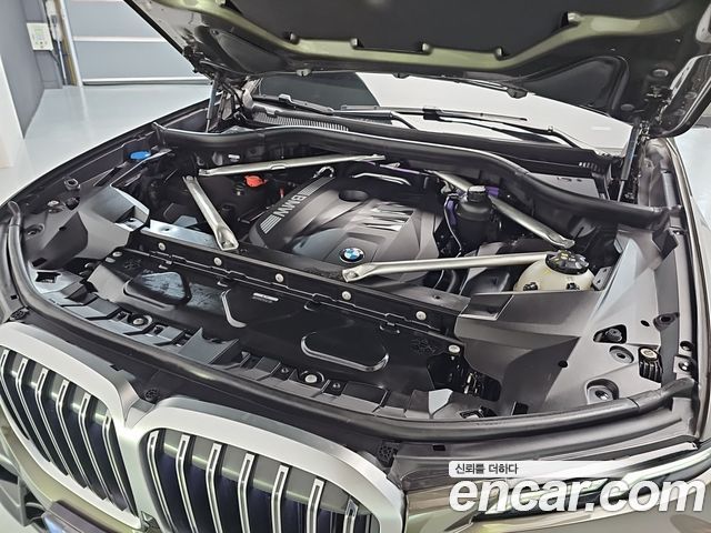BMW X7 (G07) xDrive 40i M Sport 7STR 2024 — фото 6