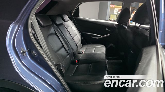 KG Mobility (SsangYong) Korando C 2.0 CVT 4WD Deluxe 2014 — фото 12
